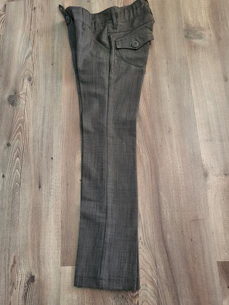 Elegantné nohavice, 134