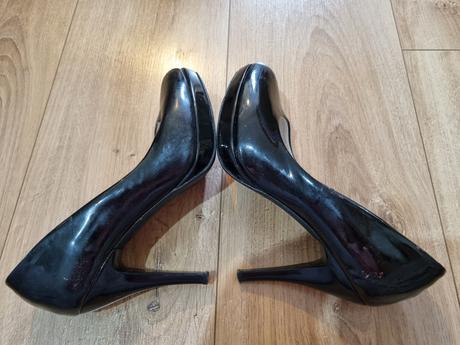 Cierne lakove lodicky, 36