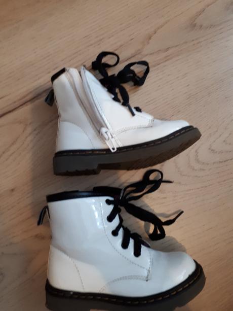 Topánky na jeseň, 24