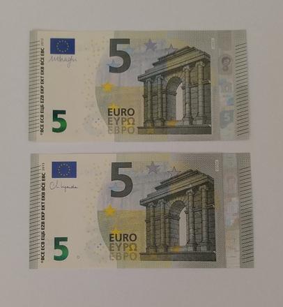 2ks 5 euro bankoviek 2013 unc,