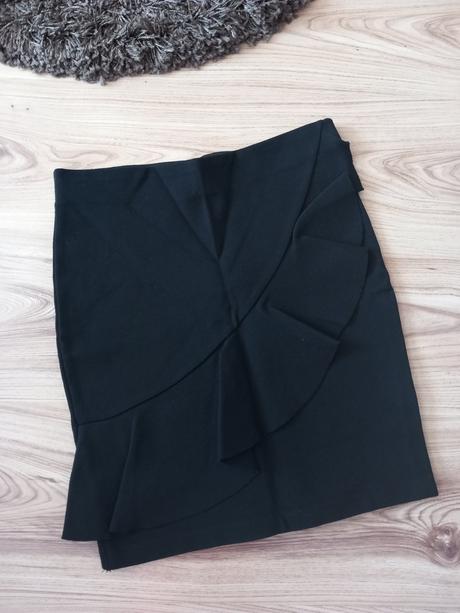 Bandážová sukňa s volánom, stradivarius,38