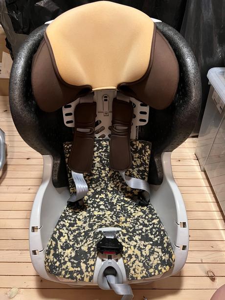 Autosedacka romer, römer