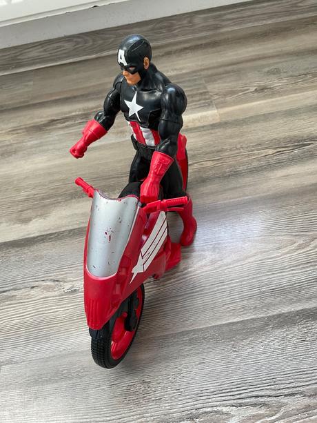 Kapitan amerika na motorke,