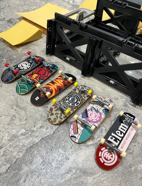 Tech deck fingerboard a rampa, 