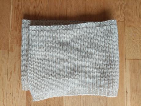 Béžový pletený nekonečný šál, 