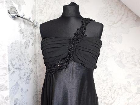 Pekne slavnostne saty, 36