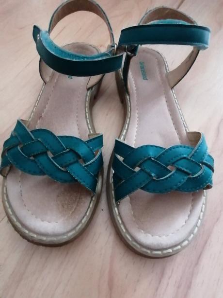 Malo nosené sandale, graceland,34