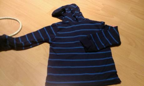 Tricko s dlhym rukavom a kapucnou, 74