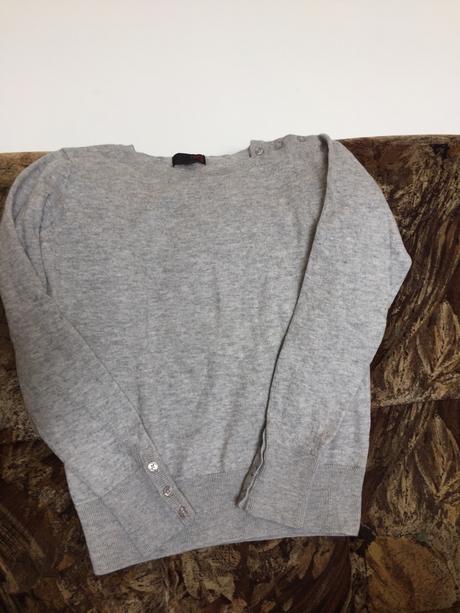 Sivý svetrík, next,34