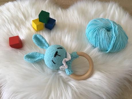 Háčkovaná hrkálka, 