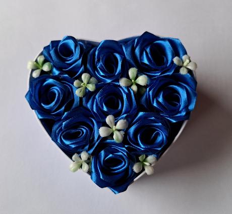 Satenove ruze v boxe, 