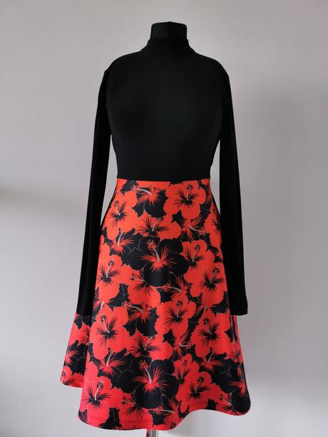Čierne červené šaty s kvetovanou potlačou bodyflir, bonprix,s