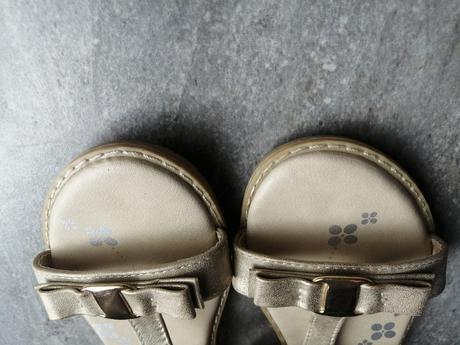 Sandálky zlaté v36 zn magiclady, 36