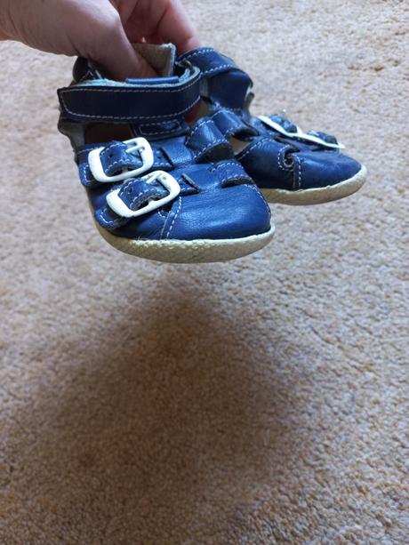 Sandálky, beda,21