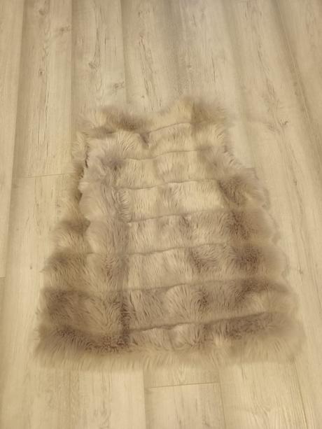 Dámska kožušinová vesta, 