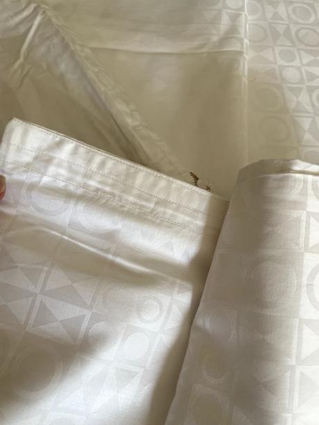 Biele damaškové obliečky - na manželskú postel,