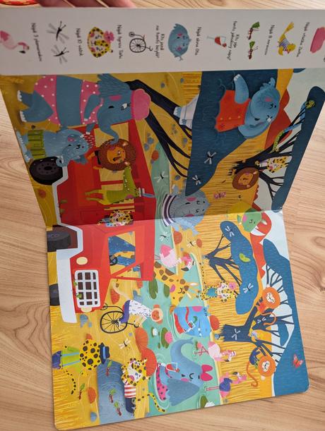 Kniha zábavné hľadanie v džungli,