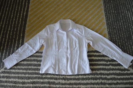 Biela košeľa, 44