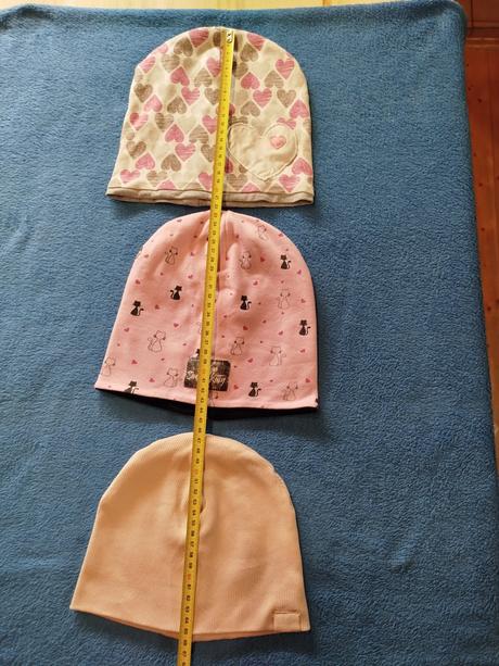 Dvojvrstvové čiapky, 128