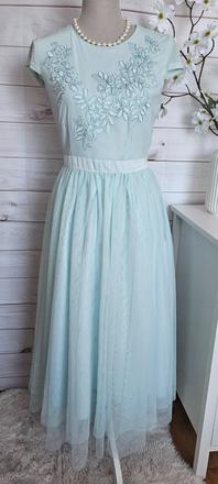 Krásne tylové šaty, 38