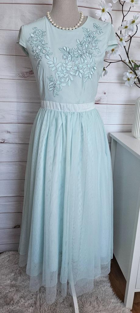 Krásne tylové šaty, 38