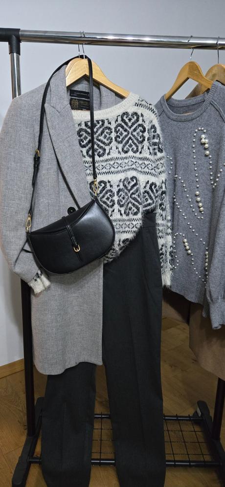 Sveter reserved, reserved,m