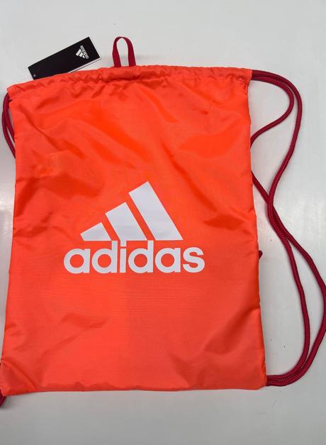 Adidas taška na úbor,