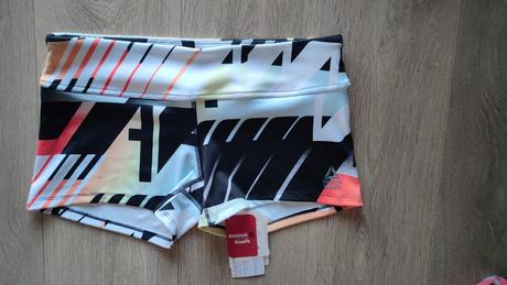 Úplne nové dámske kraťasy reebok crossfit, veľ.l., reebok,l