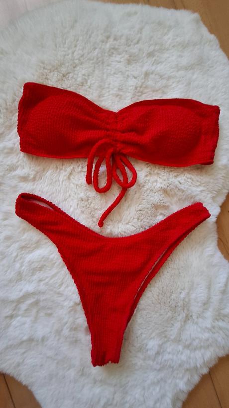 Cervene damske plavky, s