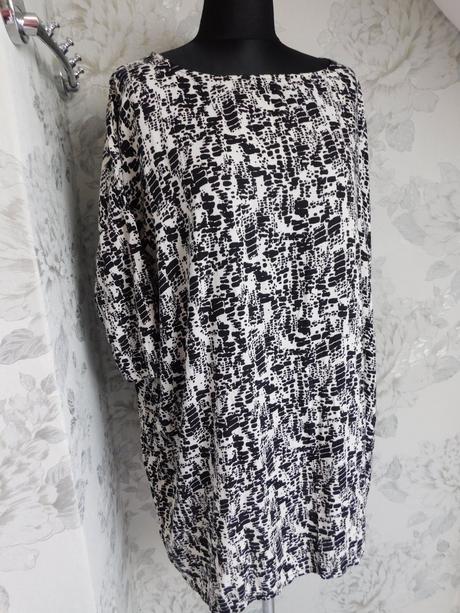 Trendy šaty/oversize top, 34