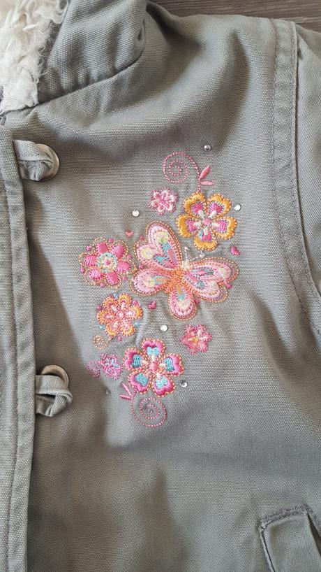 Zimna dievcenska bunda, 86