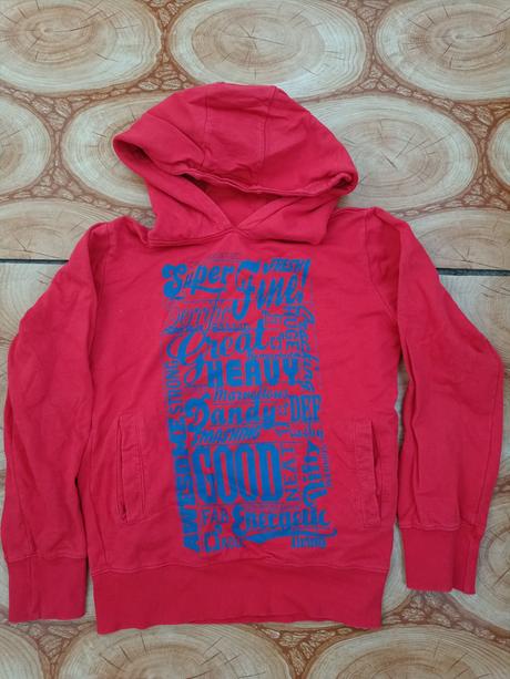 Červená mikina, outfit,146