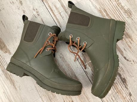 Gumáky bisgaard, 36