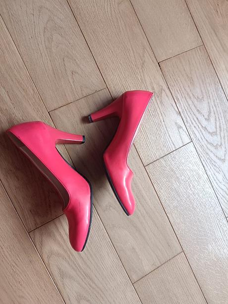 Koralové lodičky, 37