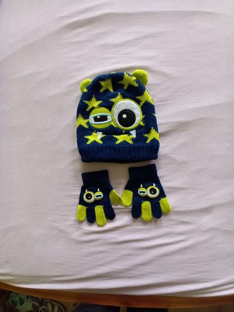 Zimná čiapka a rukavice, 86