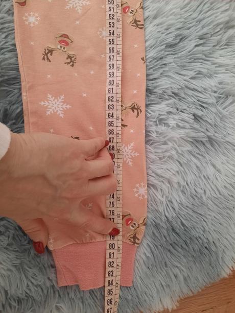 Pekné, teplé pyžamko 140/146, 140