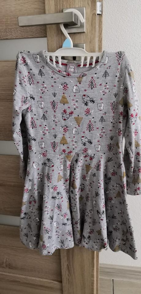 Sivé vianočné šaty, 116