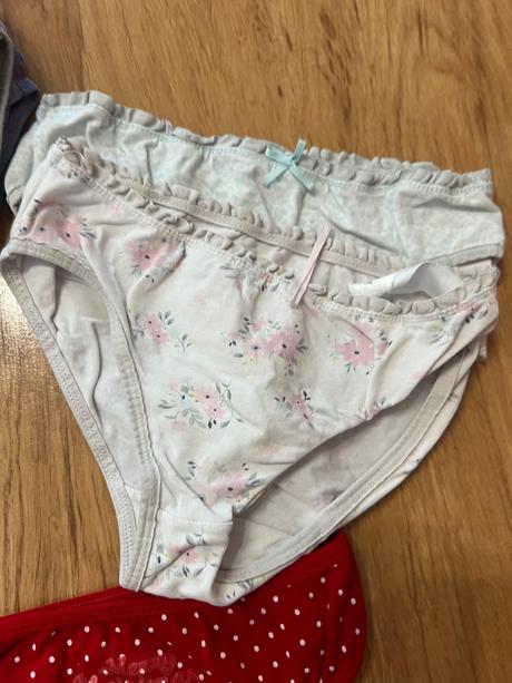 Dievčenské nohavičky, 116