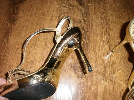 Zlate sandalky s retiazkou, 39