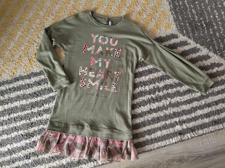 Olivové šaty s volánom, coccodrillo,134