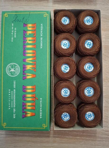 Perlovka, kordonet, maslové, béžové, hnedé odtiene, 