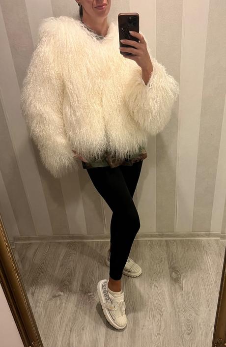 Kozuch z mongolskej ovce, s