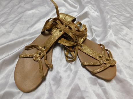 Pekne zlaté gladiátorky, atmosphere,41
