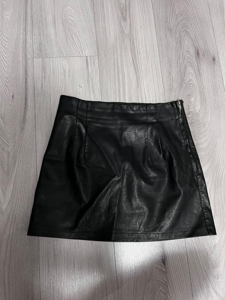 Mini sukňa kožená, s