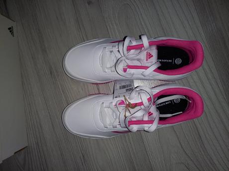 Nenosené tenisky, adidas,39