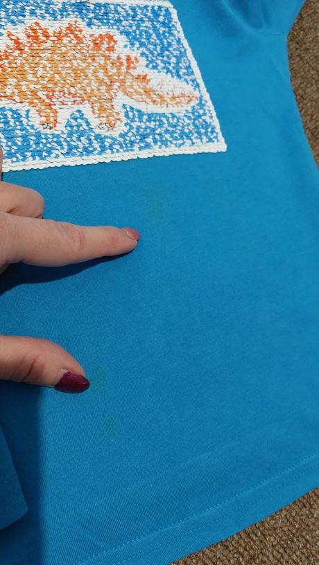 Meniace sa tričko dino, 110