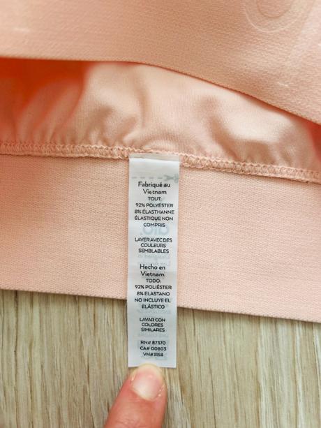 Krásny marhuľkový skort značky alo yoga, pc 98 eur, xs