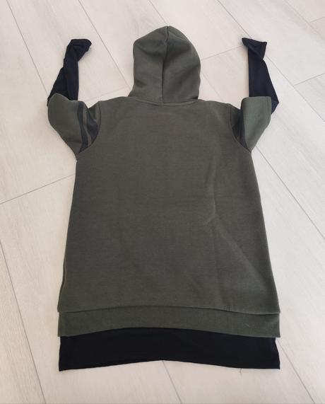 Predám chlapčenskú mikinu, 146