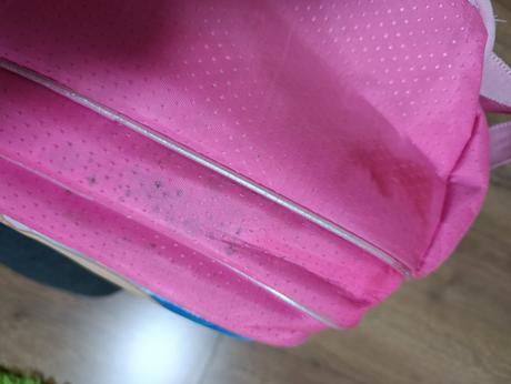 Skolska taska alica v krajine zazrakov,