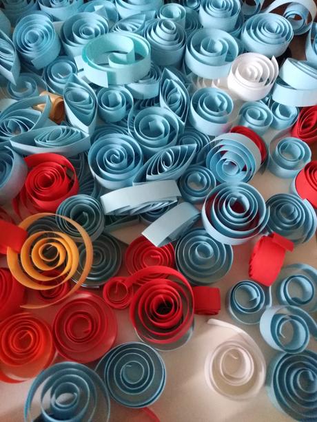 Farebné papierové pásiky na quillingové tvorenie, 